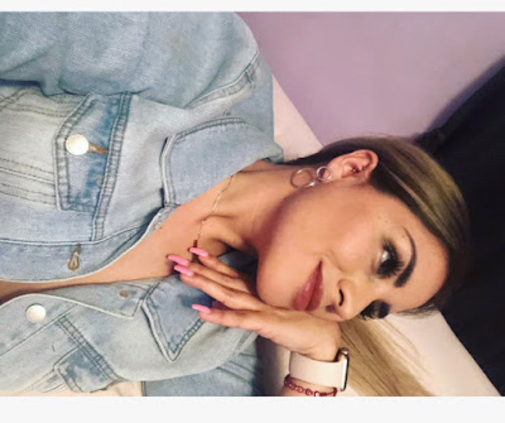 Meet your Posher, Estefania